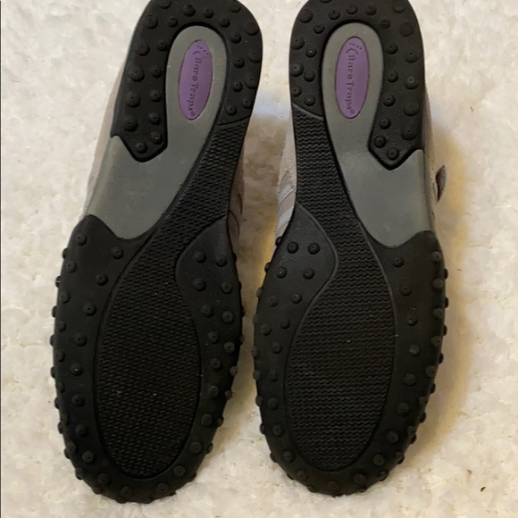 casual slip on flat solid gray shoes size 8.5 - Picture 4 of 4